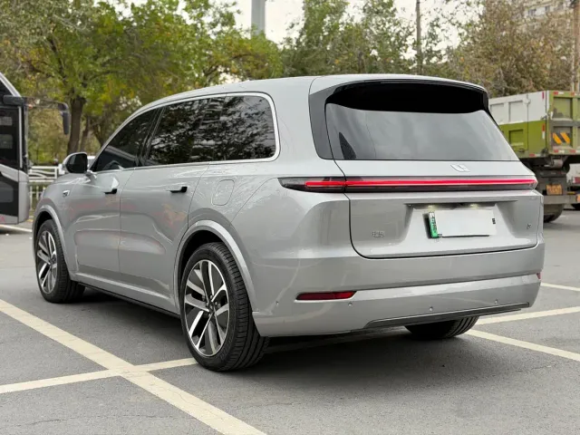 Li Auto L9 — Фото автомобиля 15