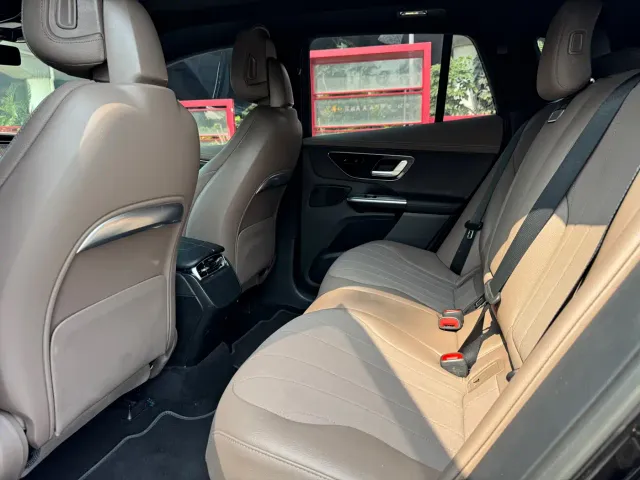 Mercedes-Benz EQE SUV — Фото автомобиля 13