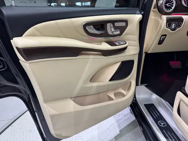 Mercedes-Benz V-Class — Фото автомобиля 17
