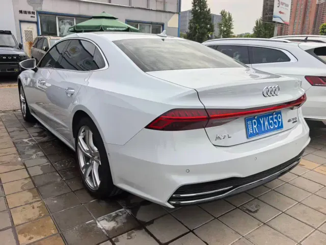 Audi A7L — Фото автомобиля 5