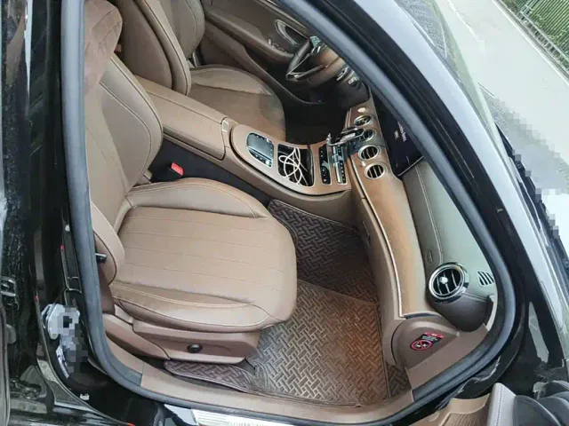 Mercedes-Benz E-Class — Фото автомобиля 13