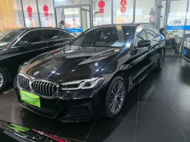 Фотография автомобиля — BMW 5 Series