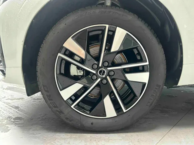 Volvo XC60 — Фото автомобиля 14