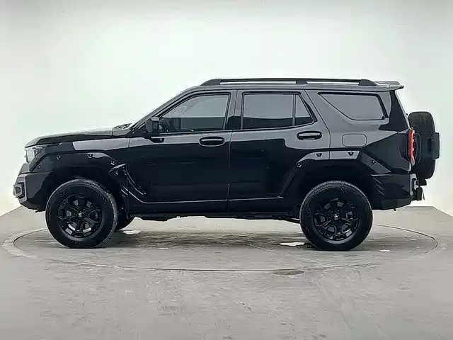 Tank Tank 400 New Energy 2024 Hi4-T Off-Road Edition — Фото автомобиля 3