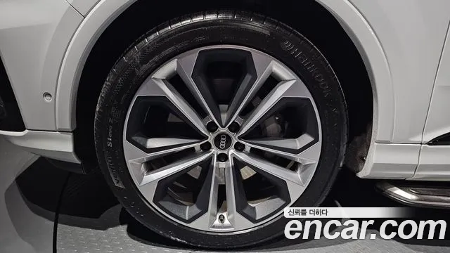 Audi Q7 55 TFSI quattro Premium — Фото автомобиля 5