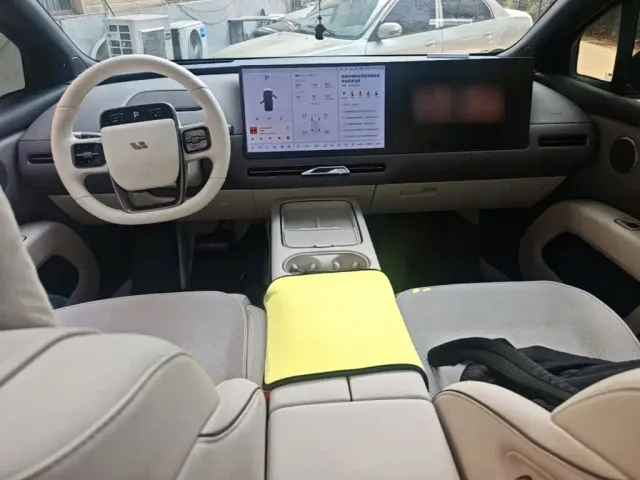 Li Auto i6 — Фото автомобиля 9
