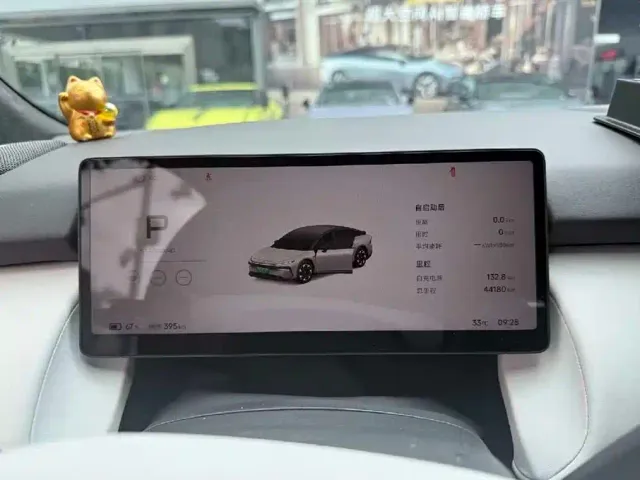 Xpeng P7+ — Фото автомобиля 7