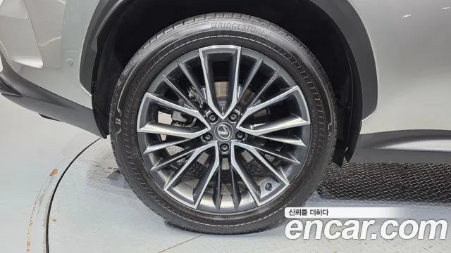 Lexus NX — Фото автомобиля 7