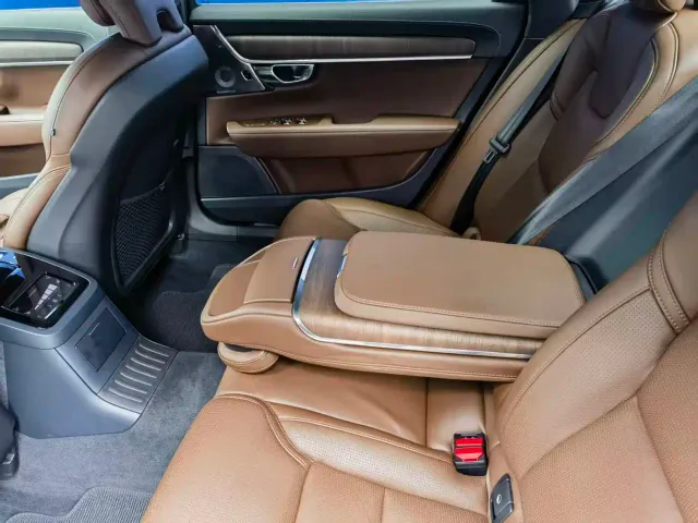 Volvo S90 — Фото автомобиля 9