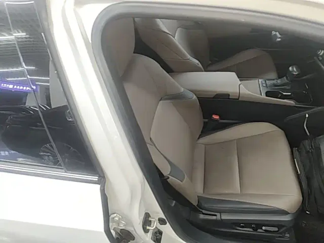 Lexus ES — Фото автомобиля 24