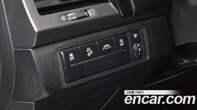 KG_Mobility_Ssangyong Rexton Новый Rexton Sport Дизель 2.2 4WD — Фото автомобиля 18