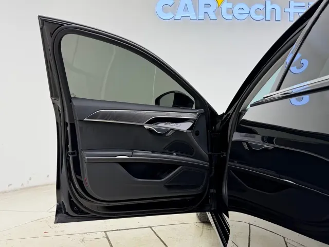 Audi A8 — Фото автомобиля 13