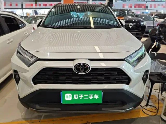 Toyota RAV4 — Фото автомобиля 2