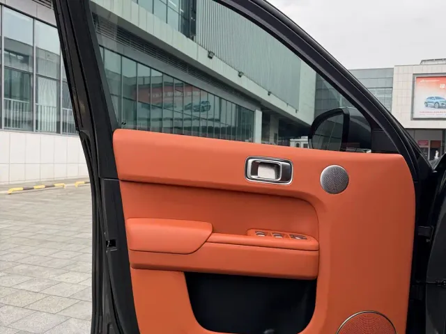 Li Auto L8 — Фото автомобиля 5