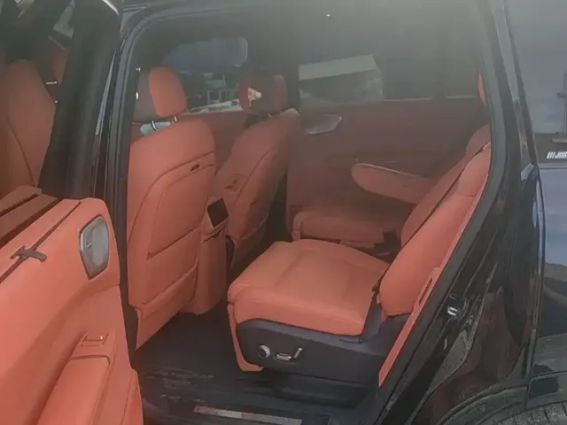 Lynk & Co Lynk & Co 900 2025 2.0T Ultra — Фото автомобиля 9