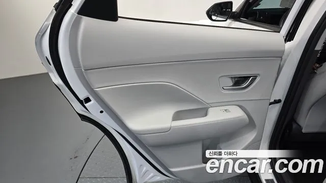 Hyundai Kona SX2 — Фото автомобиля 14
