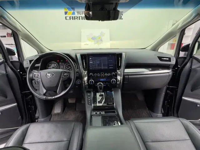 Toyota Vellfire — Фото автомобиля 11