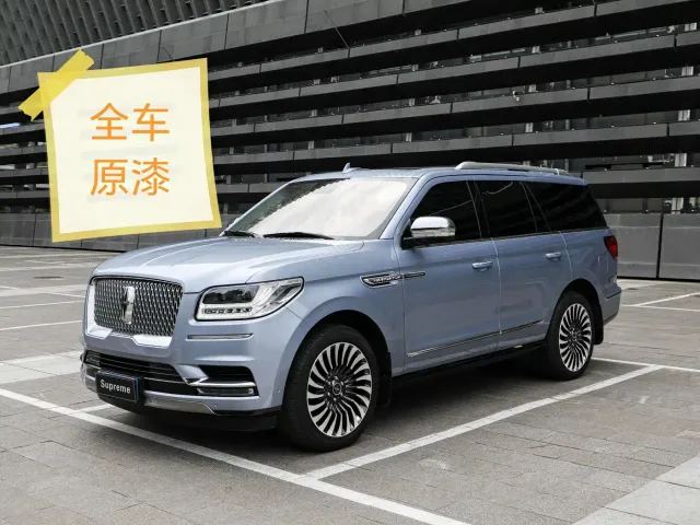 Lincoln Navigator — Фото автомобиля 2