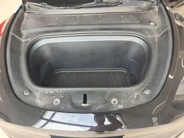 Tesla Model Y — Фото автомобиля 19