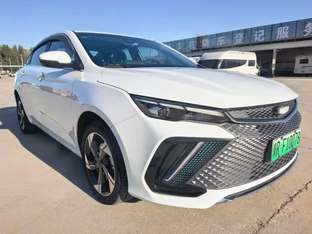 Geely Emgrand L — Фото автомобиля 3