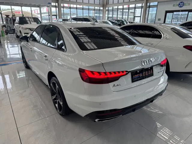 Audi A4L — Фото автомобиля 5