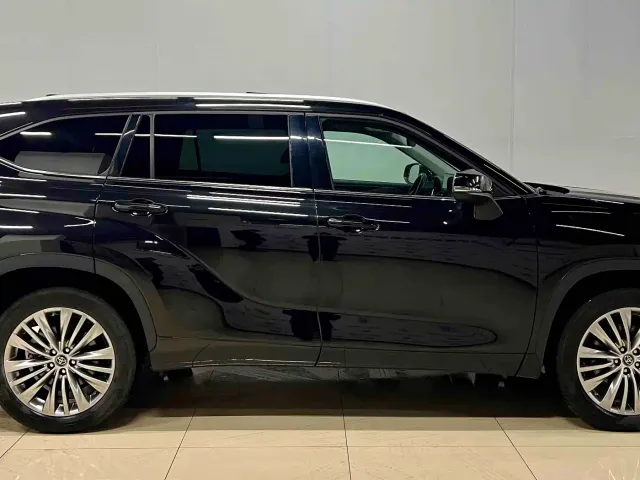 Toyota Highlander — Фото автомобиля 4