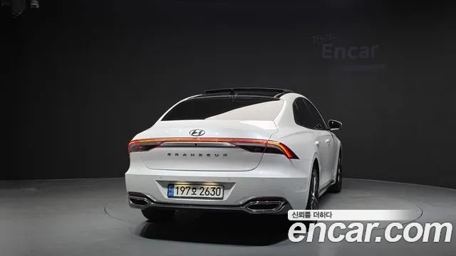 Hyundai Grandeur Grandeur (New) — Фото автомобиля 4