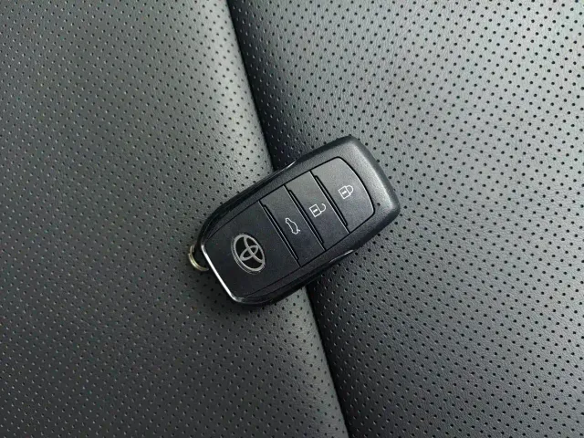 Toyota Camry — Фото автомобиля 5