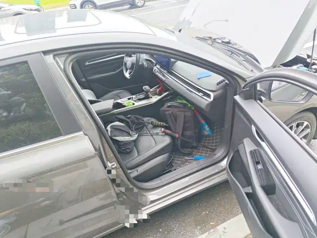 Geely Emgrand — Фото автомобиля 17