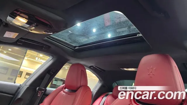 Maserati Ghibli — Фото автомобиля 18