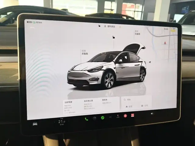 Tesla Model Y — Фото автомобиля 11