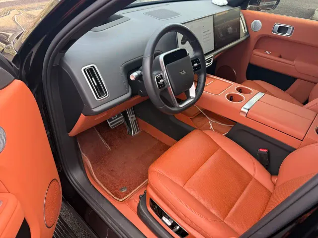Li Auto L9 — Фото автомобиля 8