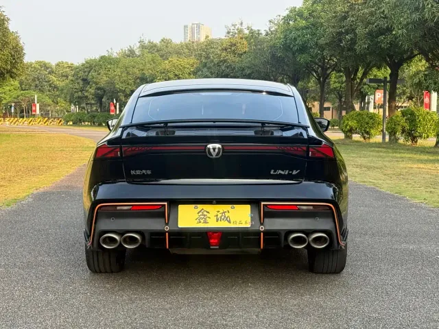 Changan UNI-V — Фото автомобиля 23