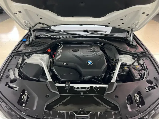 BMW 5 Series — Фото автомобиля 27