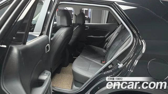 Hyundai Venue — Фото автомобиля 12