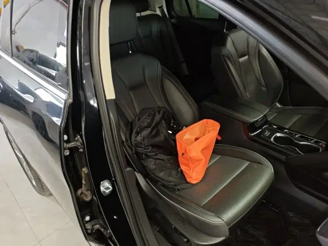 Buick Envision Plus — Фото автомобиля 24