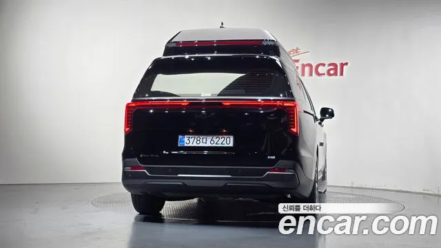 Kia Carnival Generation 4 — Фото автомобиля 4