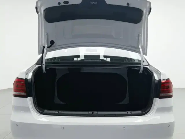 Volkswagen Lavida — Фото автомобиля 16