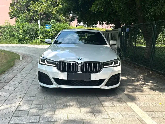 BMW 5 Series — Фото автомобиля 2