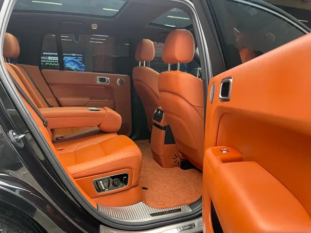 Li Auto L7 — Фото автомобиля 10