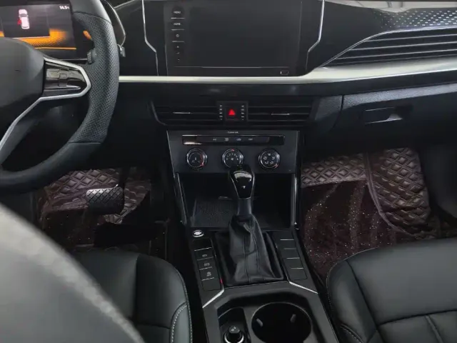 Volkswagen Passat — Фото автомобиля 9