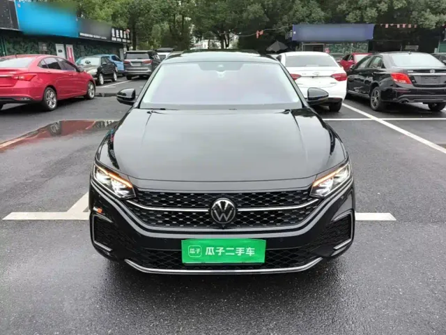 Volkswagen Passat — Фото автомобиля 2
