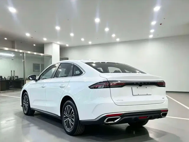 Geely Emgrand — Фото автомобиля 9