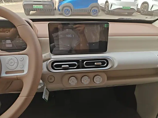 Wuling Hongguang Mini EV — Фото автомобиля 12