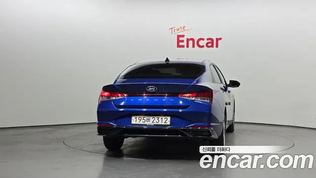 Hyundai AVANTE Avante (CN7) — Фото автомобиля 4