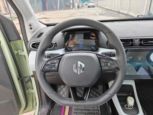 Leapmotor T03 — Фото автомобиля 11