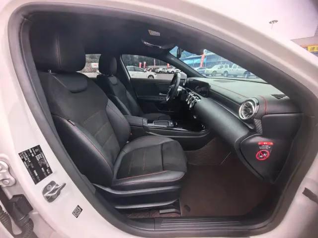Mercedes-Benz A-Class — Фото автомобиля 11