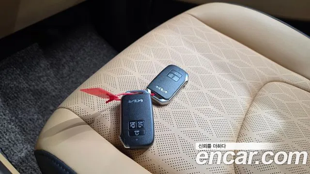 Kia Carnival Generation 4 — Фото автомобиля 21
