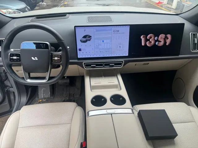 Li Auto L7 — Фото автомобиля 11