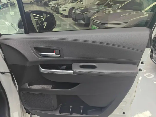 Toyota Sienna — Фото автомобиля 9
